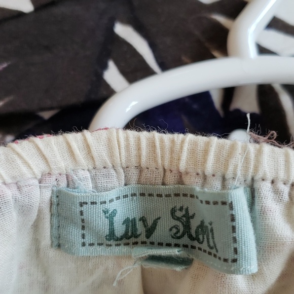 Floral dress with flower print trim. - Picture 5 of 5